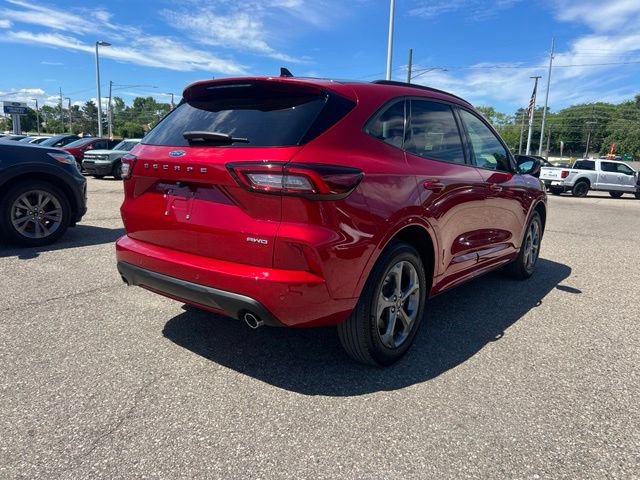 Certified 2024 Ford Escape ST-Line w/ Tech Pack #1 AWD/4WD image 3