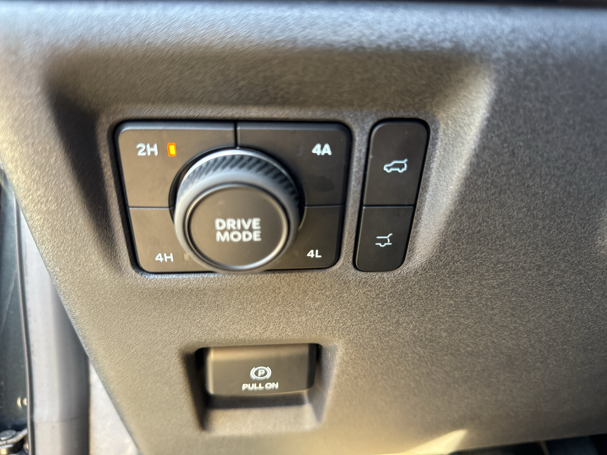 Certified 2025 Ford Expedition Active AWD/4WD image 25