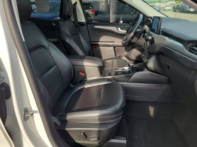 Certified 2022 Ford Escape Titanium w/ Class II Trailer Tow Package AWD/4WD image 23