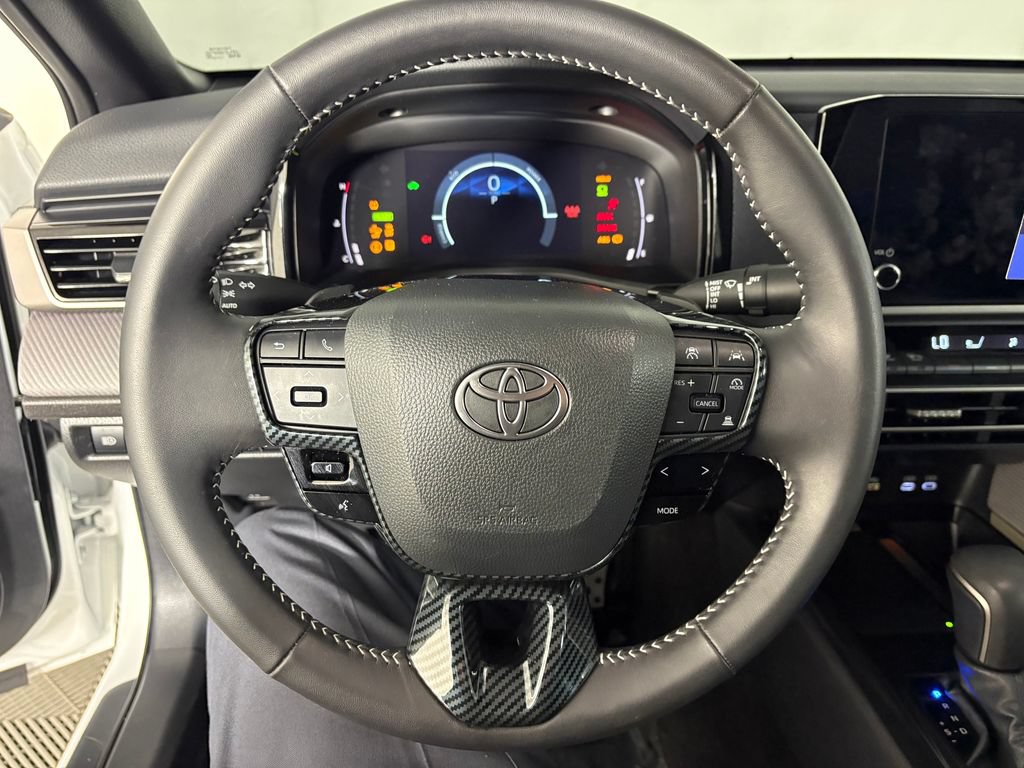 Used 2026 Toyota Camry SE AWD/4WD image 16