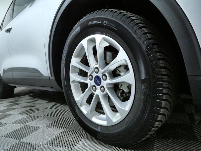 Certified 2020 Ford Escape SE image 2