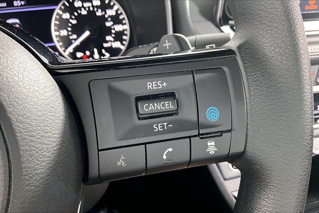 Used 2023 Nissan Rogue SV AWD/4WD image 19