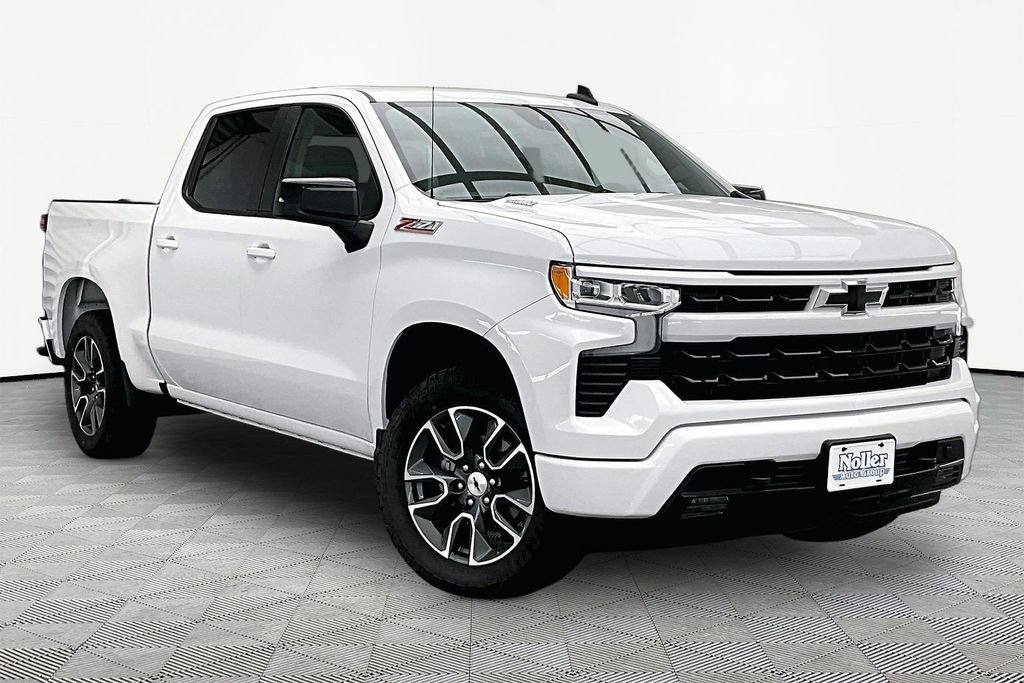 Used 2024 Chevrolet Silverado 1500 RST w/ Z71 Off-Road Package AWD/4WD image 12