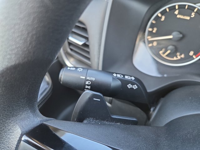 Used 2023 Nissan Rogue SV image 25