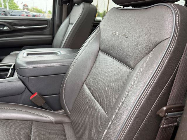 Used 2021 GMC Yukon XL Denali w/ Denali Premium Package AWD/4WD image 37