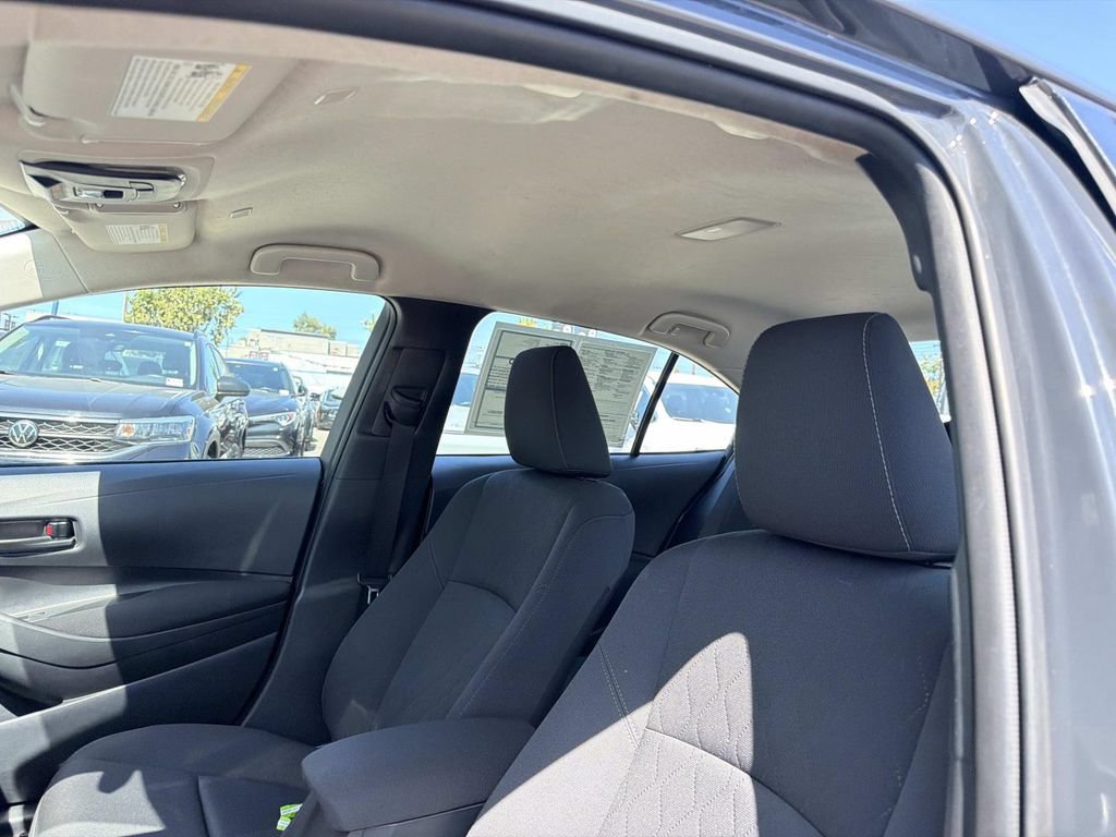 Used 2025 Toyota Corolla LE FWD image 16