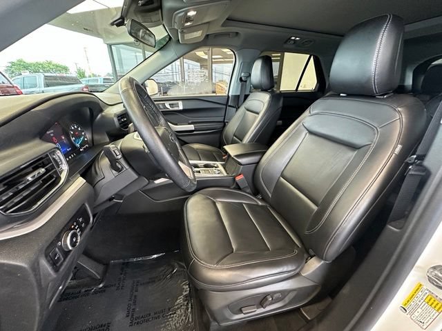 Certified 2023 Ford Explorer XLT w/ Equipment Group 202A AWD/4WD image 19