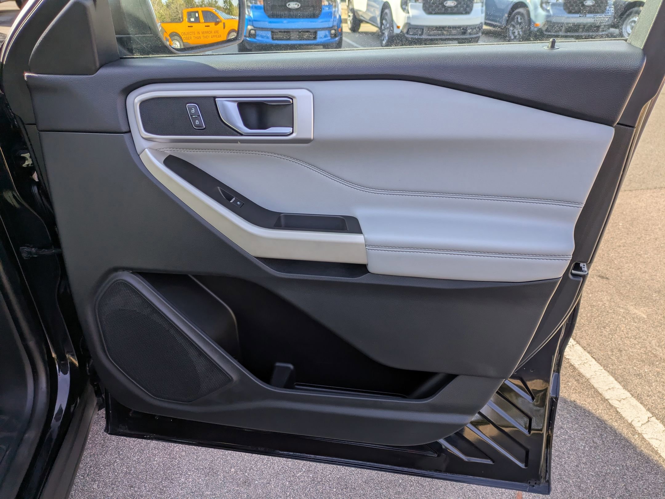 Certified 2021 Ford Explorer XLT w/ Equipment Group 202A image 40