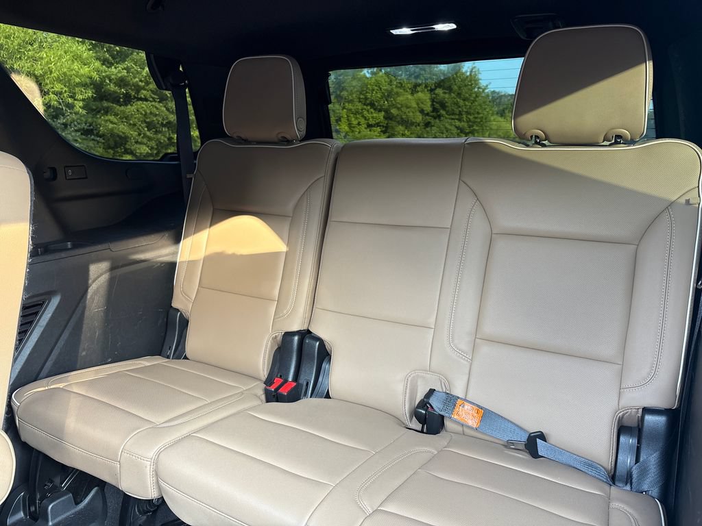 Used 2023 Chevrolet Tahoe Premier AWD/4WD image 18