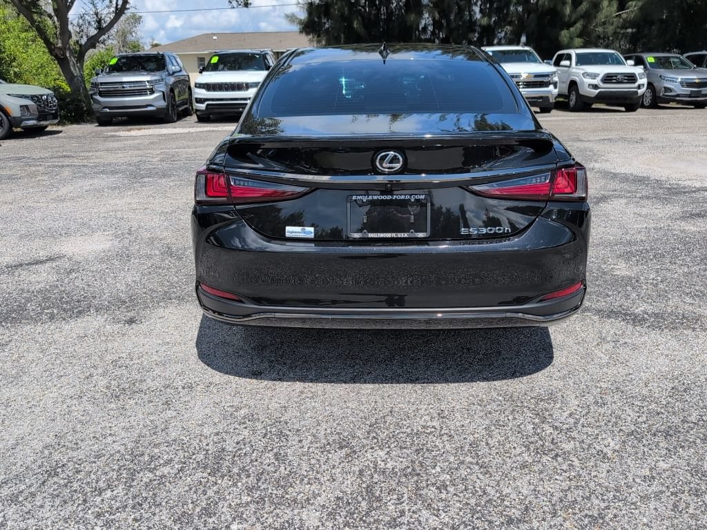 Used 2024 Lexus ES 300h F Sport w/ Accessory Package (Z2) FWD image 4