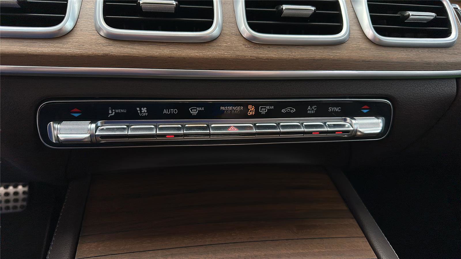 Used 2022 Mercedes-Benz GLS 450 4MATIC image 25