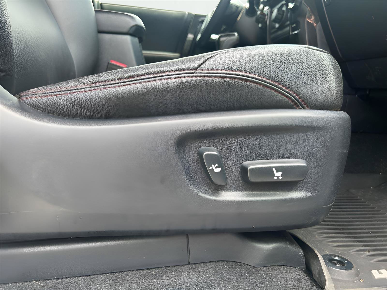 Used 2021 Toyota 4Runner TRD Off-Road Premium w/ Moonroof Package AWD/4WD image 9
