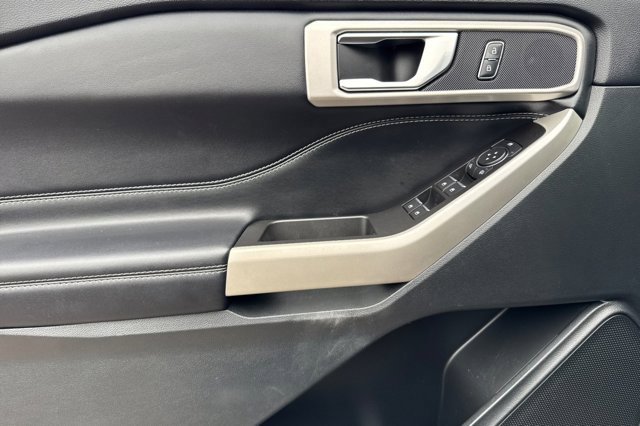 Certified 2022 Ford Explorer XLT w/ Equipment Group 202A image 12