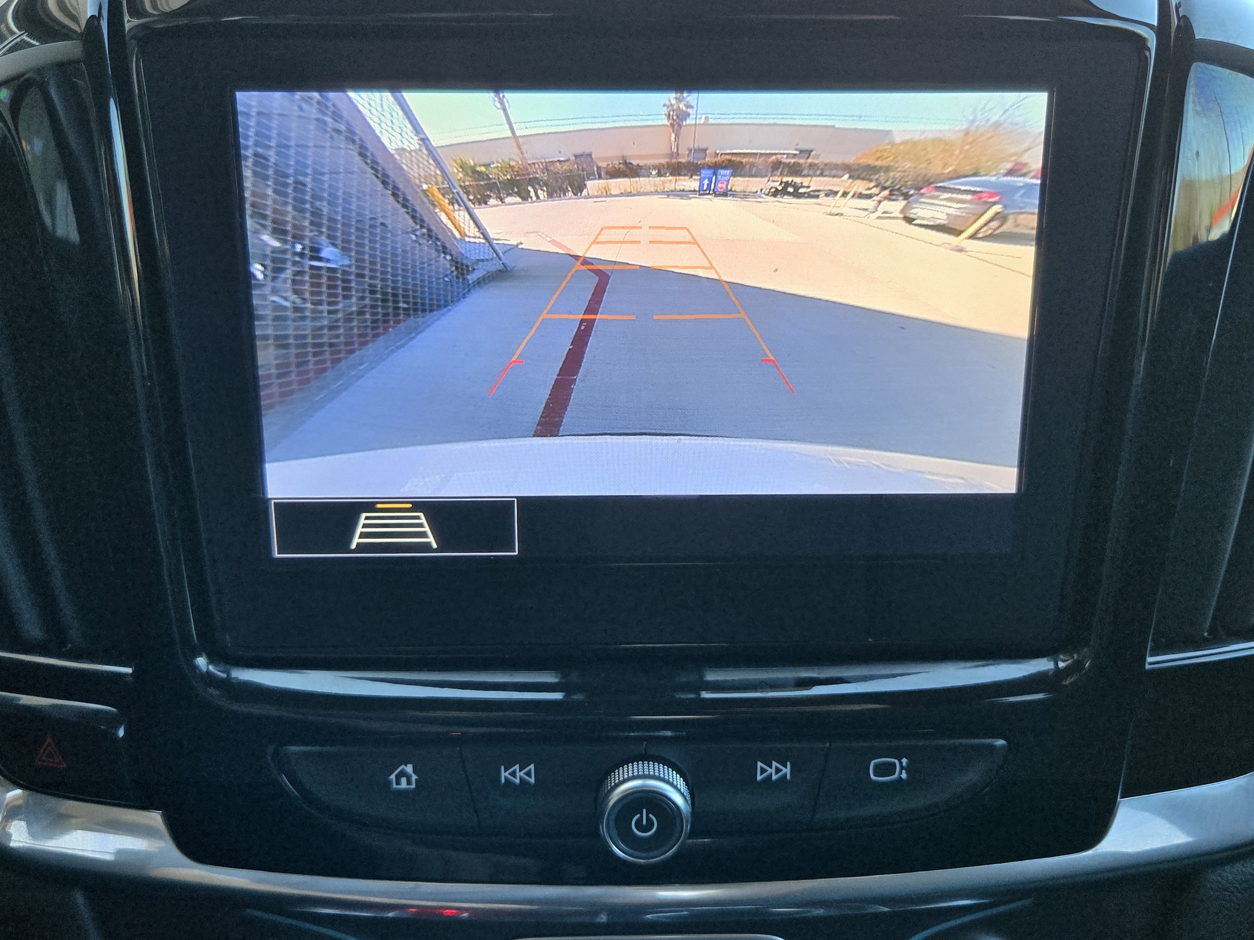 Used 2020 Chevrolet Traverse LT image 13