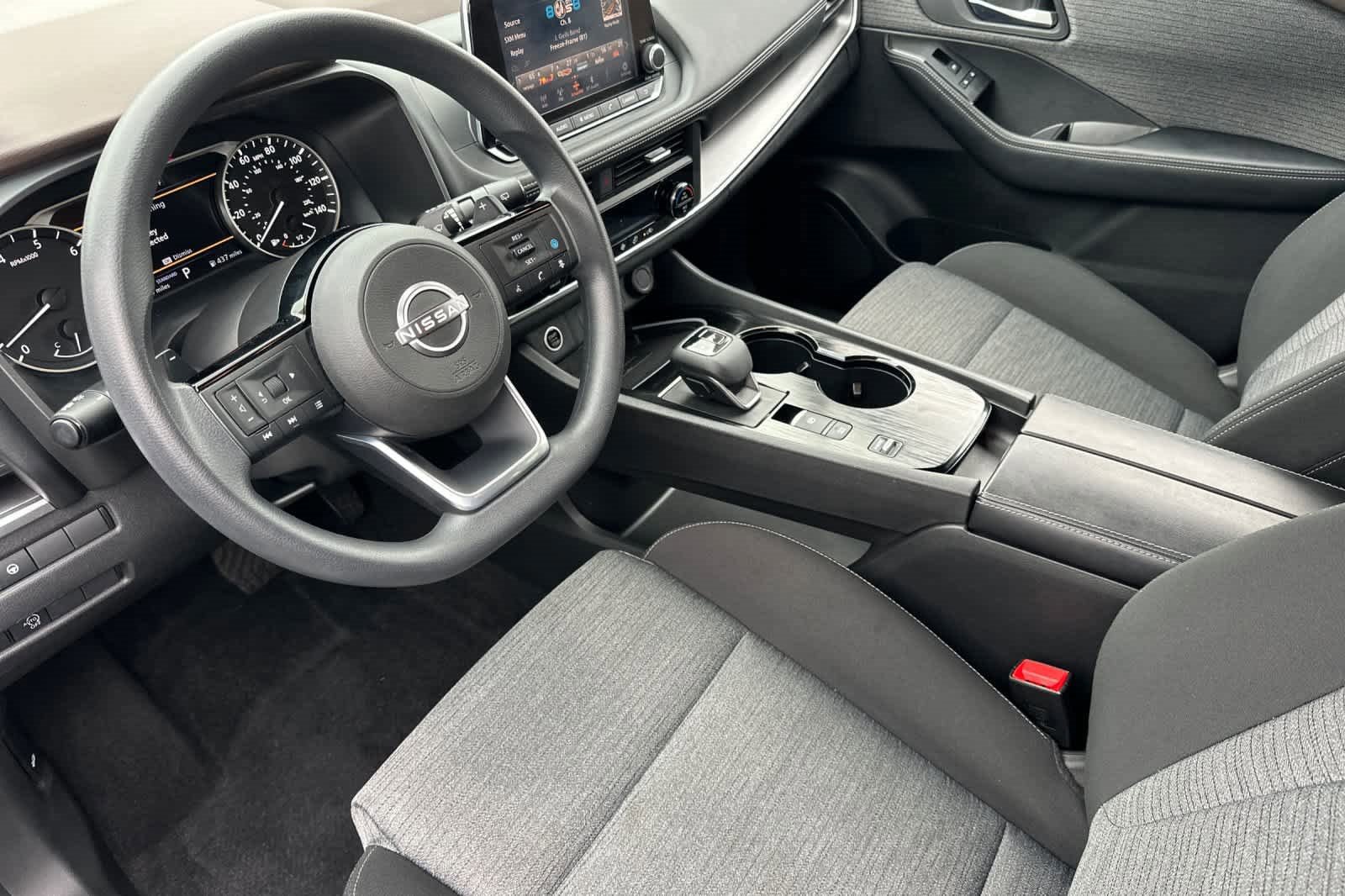 Used 2023 Nissan Rogue SV image 12