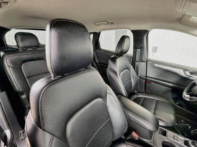Certified 2025 Ford Escape Platinum AWD/4WD image 27