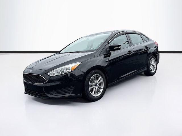 Certified 2018 Ford Focus SE w/ Cold Weather Package FWD image 4