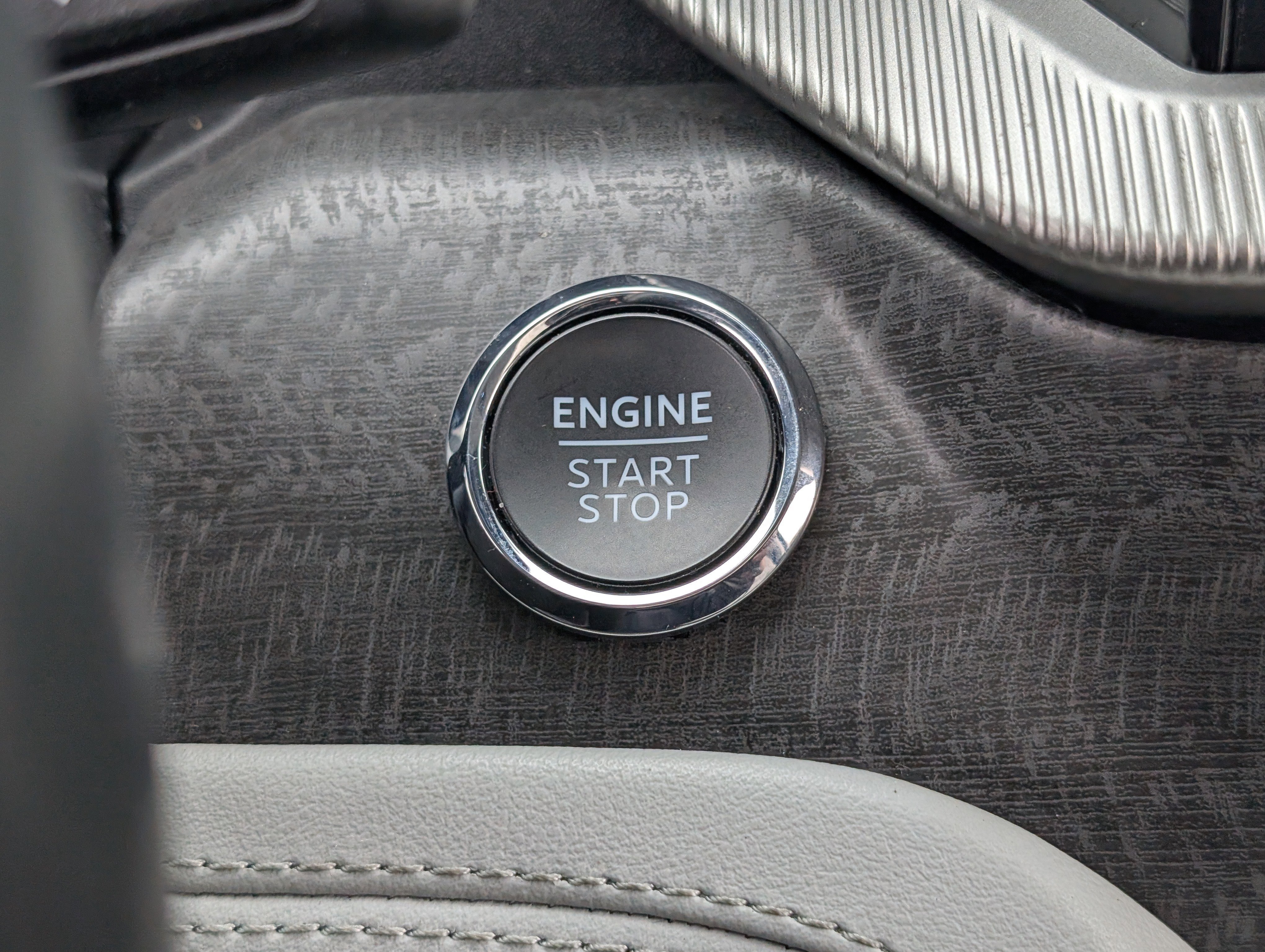 Certified 2025 Ford Explorer Platinum w/ Ultimate Package image 30