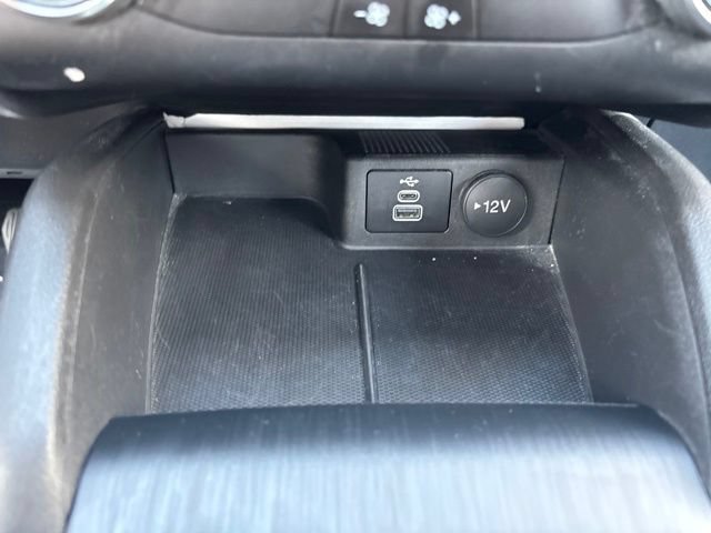 Certified 2025 Ford Escape ST-Line FWD image 28