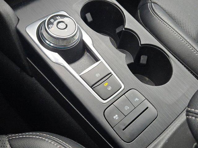 Certified 2022 Ford Escape Titanium w/ Class II Trailer Tow Package image 25