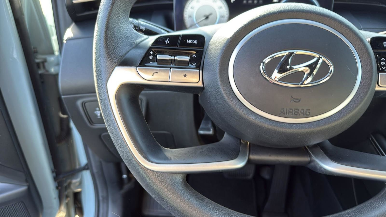 Used 2023 Hyundai Santa Cruz SEL w/ Activity Package image 17