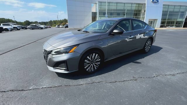 Used 2025 Nissan Altima 2.5 SV FWD image 4