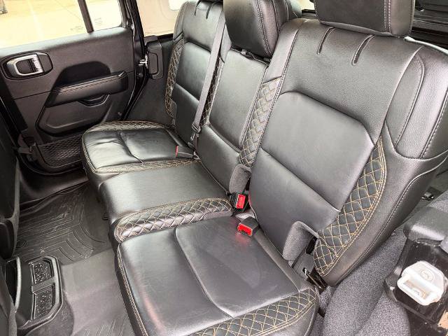 Used 2022 Jeep Wrangler Unlimited Sahara AWD/4WD image 13
