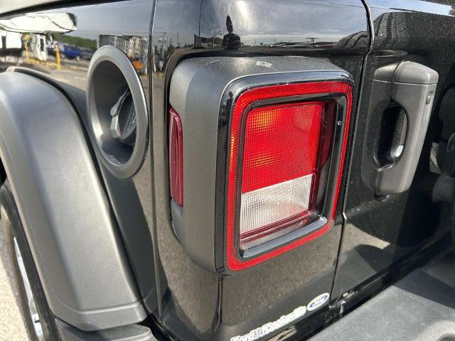 Used 2023 Jeep Wrangler Sport AWD/4WD image 10