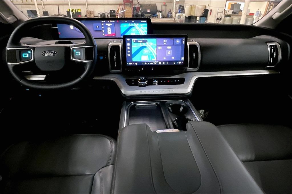 Certified 2025 Ford Expedition Active AWD/4WD image 14