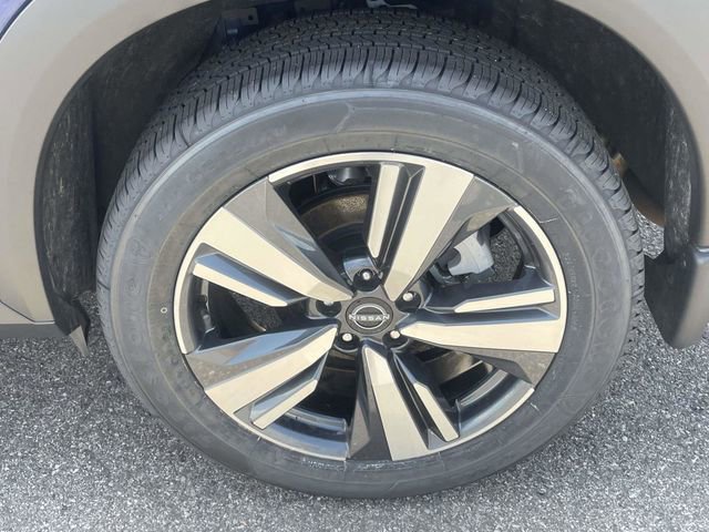 Used 2023 Nissan Rogue SL w/ SL Premium Package FWD image 11