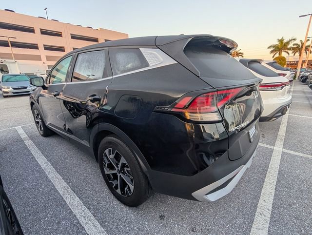 Used 2025 Kia Sportage EX FWD image 2