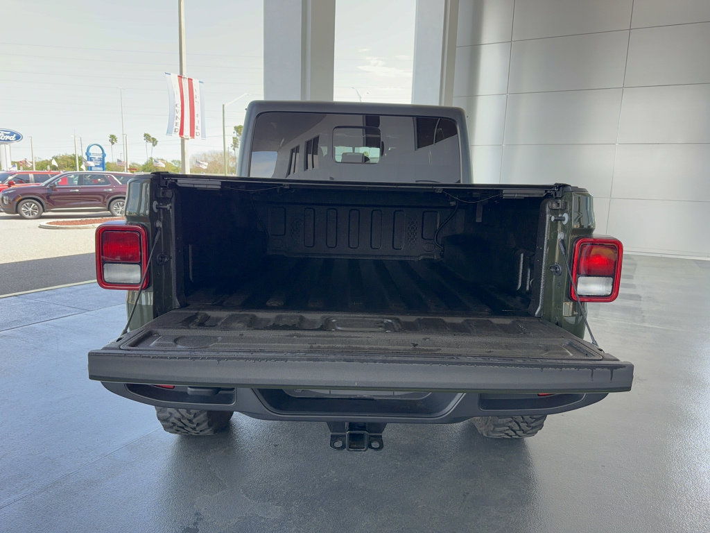Used 2023 Jeep Gladiator Sport AWD/4WD image 7
