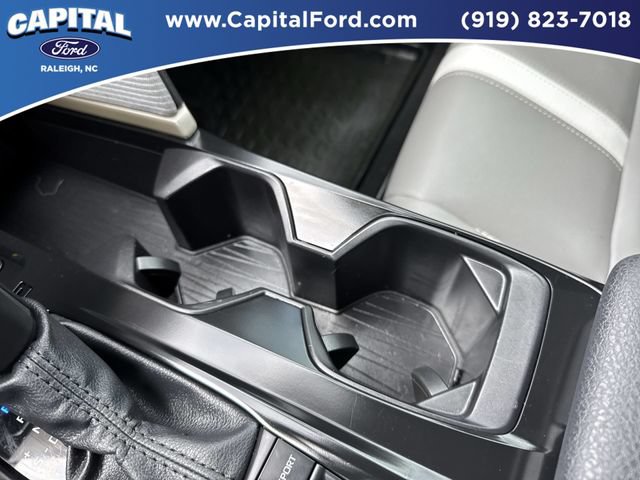 Used 2025 Toyota Camry SE FWD image 31