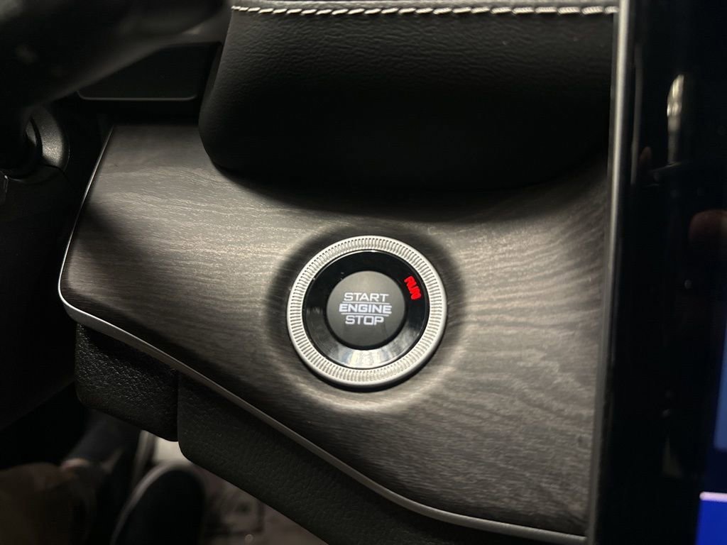 Used 2023 Jeep Grand Cherokee L Limited image 36