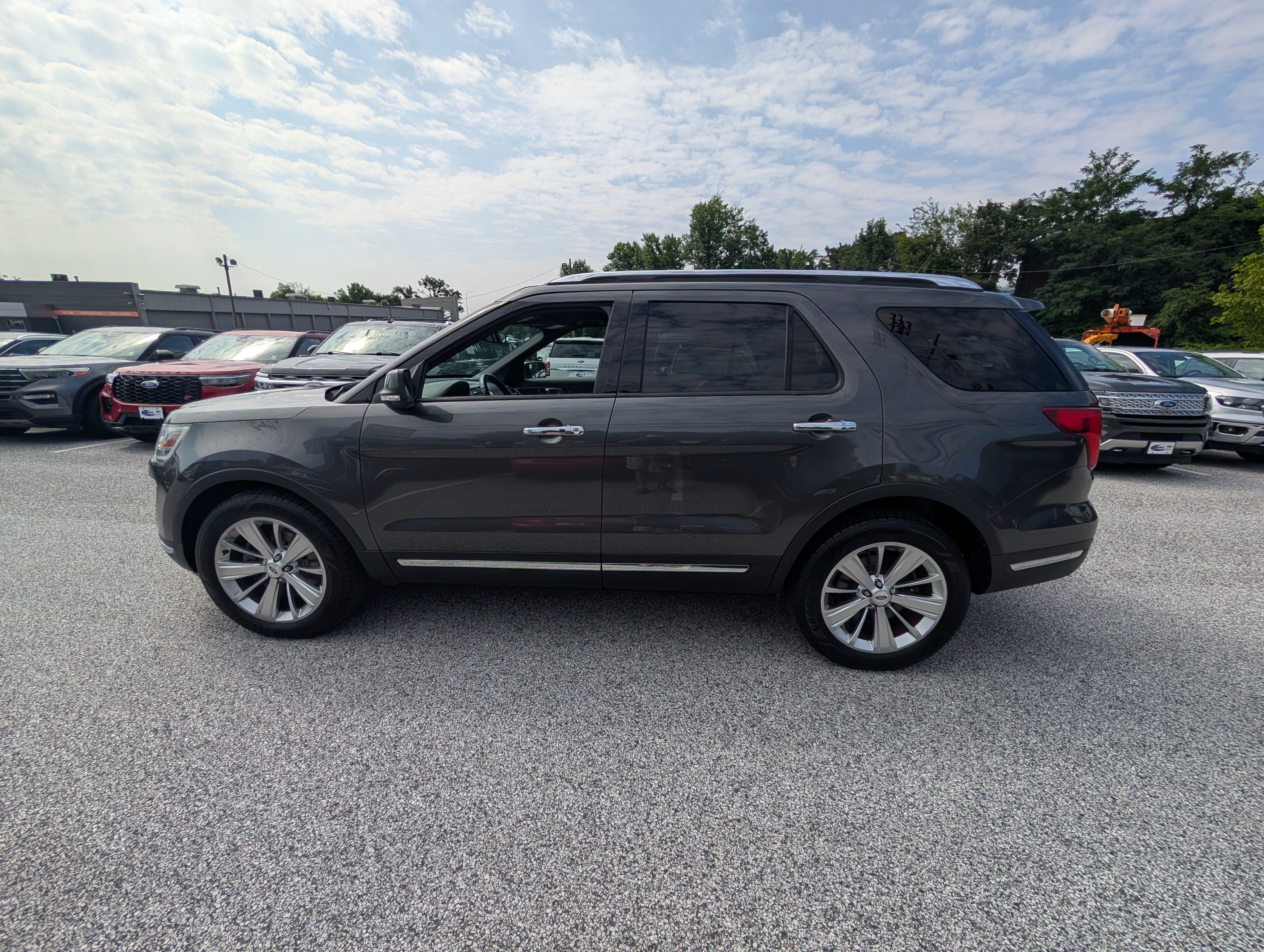 Certified 2019 Ford Explorer Limited w/ Class III Trailer Tow Package AWD/4WD image 3