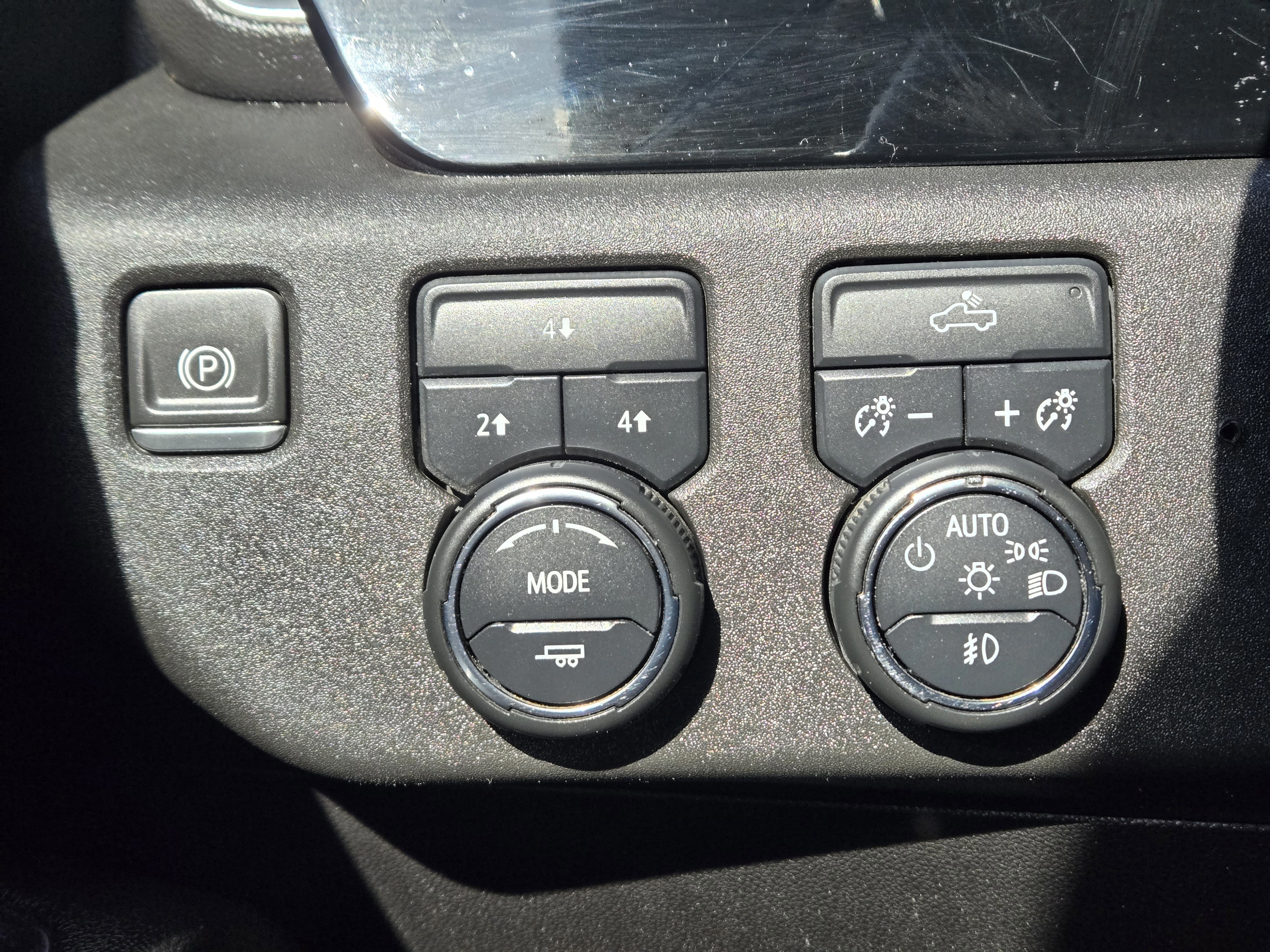 Used 2024 Chevrolet Silverado 2500 LT image 24