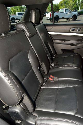 Certified 2017 Ford Explorer XLT w/ Equipment Group 202A AWD/4WD image 29