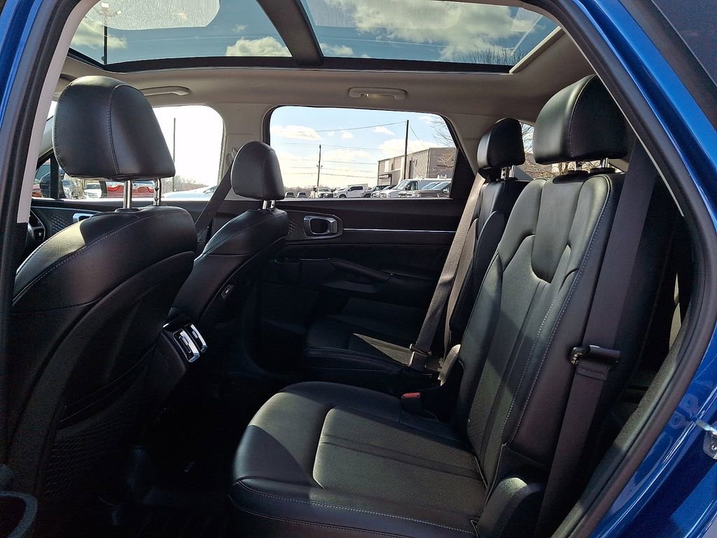 Used 2022 Kia Sorento SX image 10