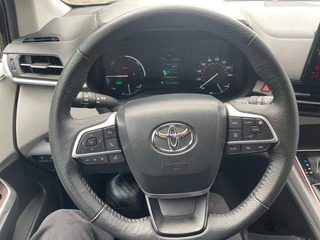 Used 2023 Toyota Sienna XLE image 13