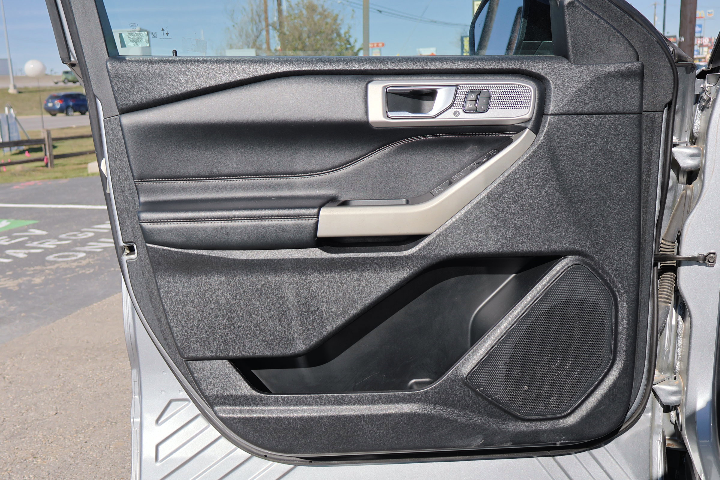 Certified 2022 Ford Explorer Limited w/ Equipment Group 301A image 13