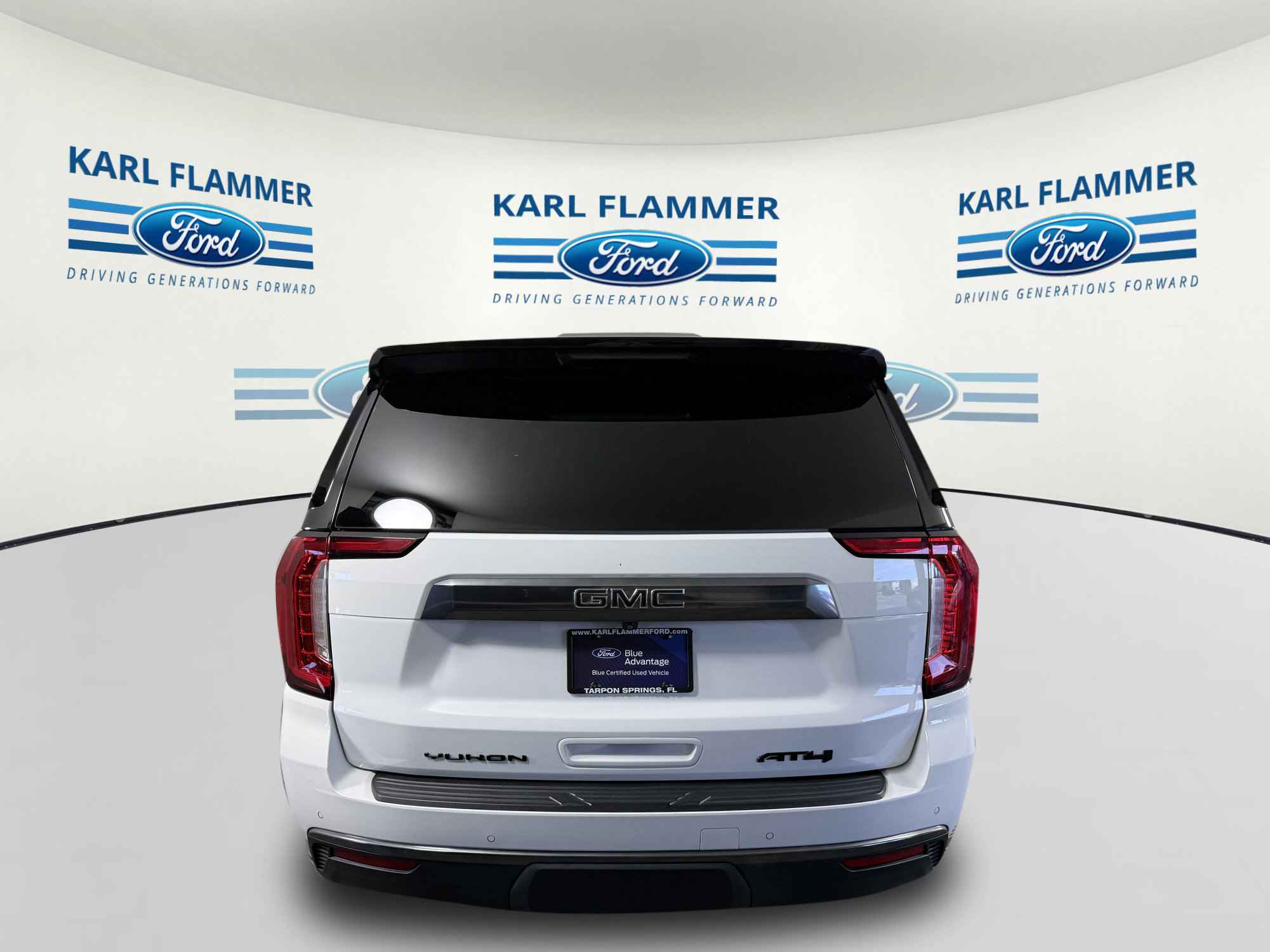 Used 2023 GMC Yukon AT4 w/ AT4 Premium Package AWD/4WD image 4