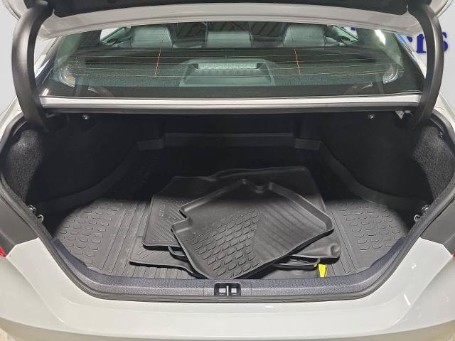 Used 2023 Toyota Camry SE w/ Cold Weather Package FWD image 4