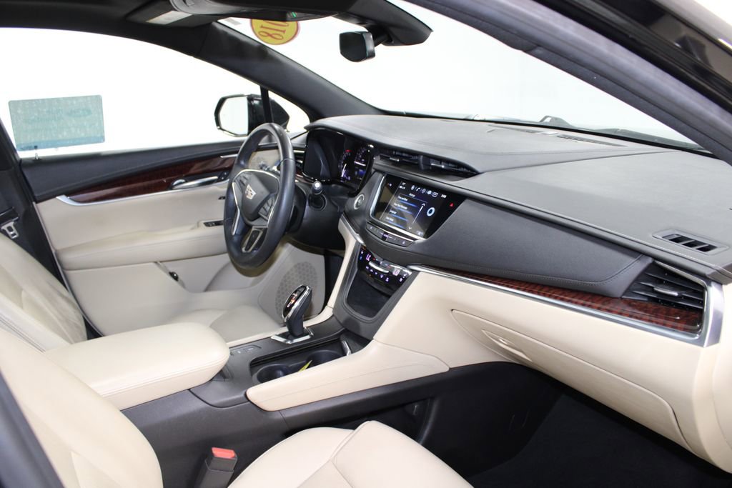 Used 2018 Cadillac XT5 Premium Luxury FWD image 29