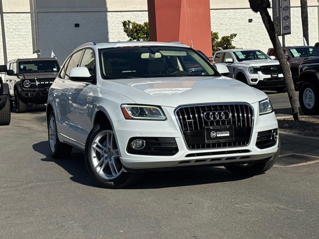 Used 2017 Audi Q5 2.0T Premium Plus w/ Technology Package AWD/4WD image 3