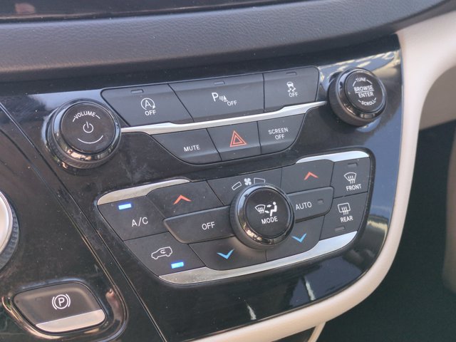 Used 2019 Chrysler Pacifica Touring-L FWD image 24