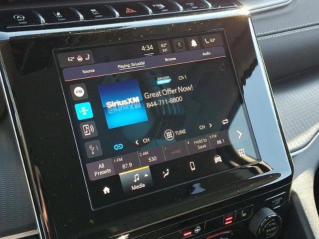 Used 2023 Jeep Grand Cherokee Laredo w/ Luxury Tech Group I AWD/4WD image 16