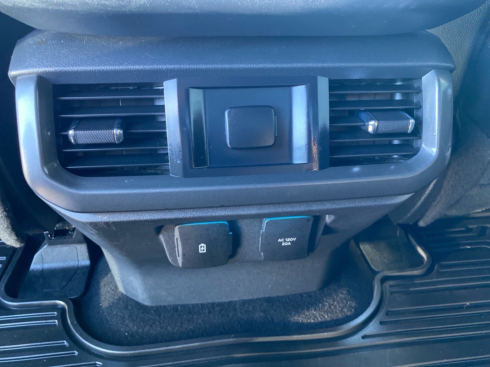 Certified 2024 Ford F150 Lariat w/ FX4 Off-Road Package AWD/4WD image 29