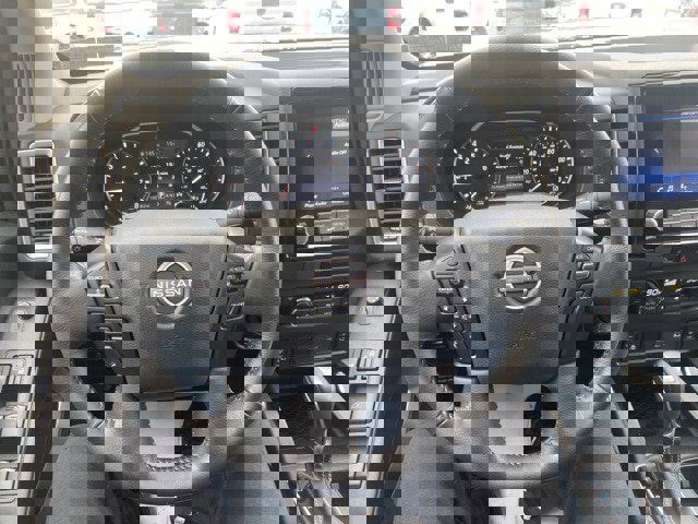 Used 2024 Nissan Frontier SL image 10