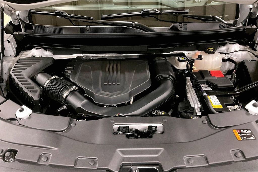 Used 2024 GMC Acadia Denali w/ Super Cruise Package image 12