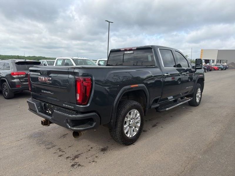 Used 2022 GMC Sierra 2500 Denali w/ Technology Package AWD/4WD image 3